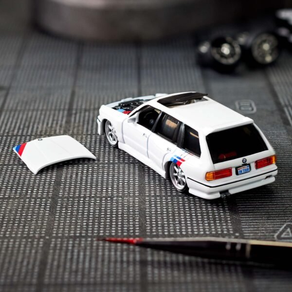 Hot Wheels Elite 64 1990 BMW 318i Touring 收藏車 - Image 4