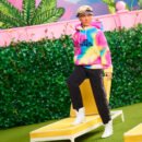Ken 公仔穿著「I Am Kenough」連帽衫 – 芭比電影版