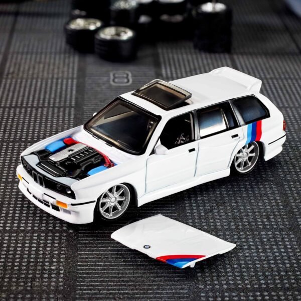 Hot Wheels Elite 64 1990 BMW 318i Touring 收藏車