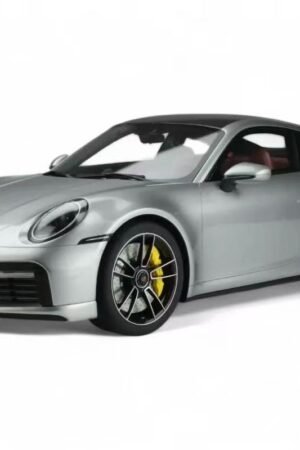 GT SPIRIT 18 樹脂模型車 - PORSCHE 911 (992.1) TURBO S SILVER 2020